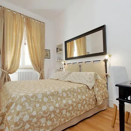 Croce Apartment *