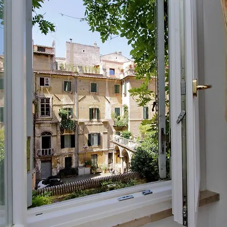 Apartment Croce Rome