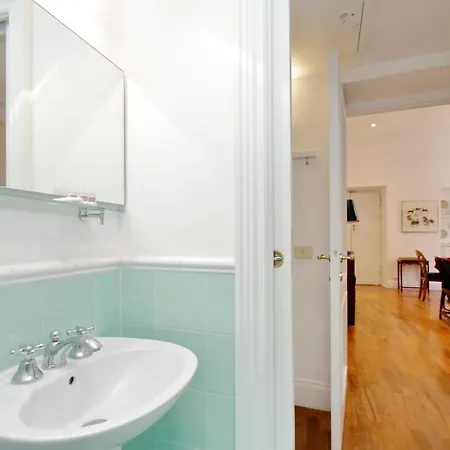 Croce Apartment Rome